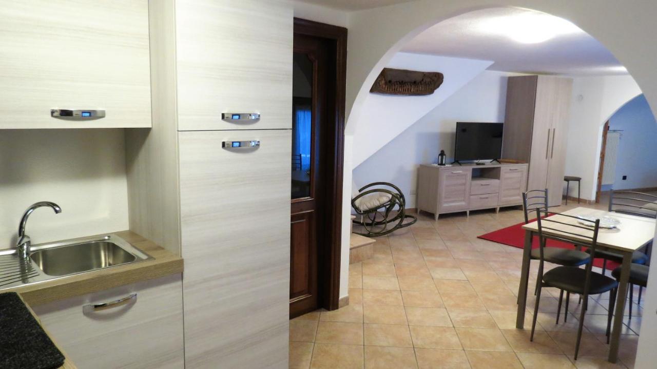 Apartamento Lo Gnomo Sotto Al Glicine Châtillon Exterior foto